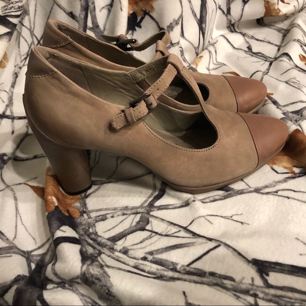 NWT Ecco anti-fatigue high heel shoes